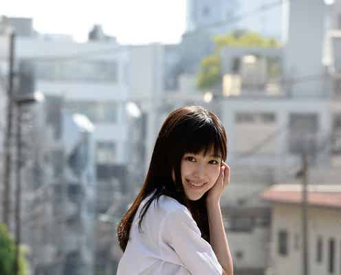 長澤まさみらに続く“シンデレラ”福本莉子、グラビア初挑戦で溢れ出る“ヒロイン感”