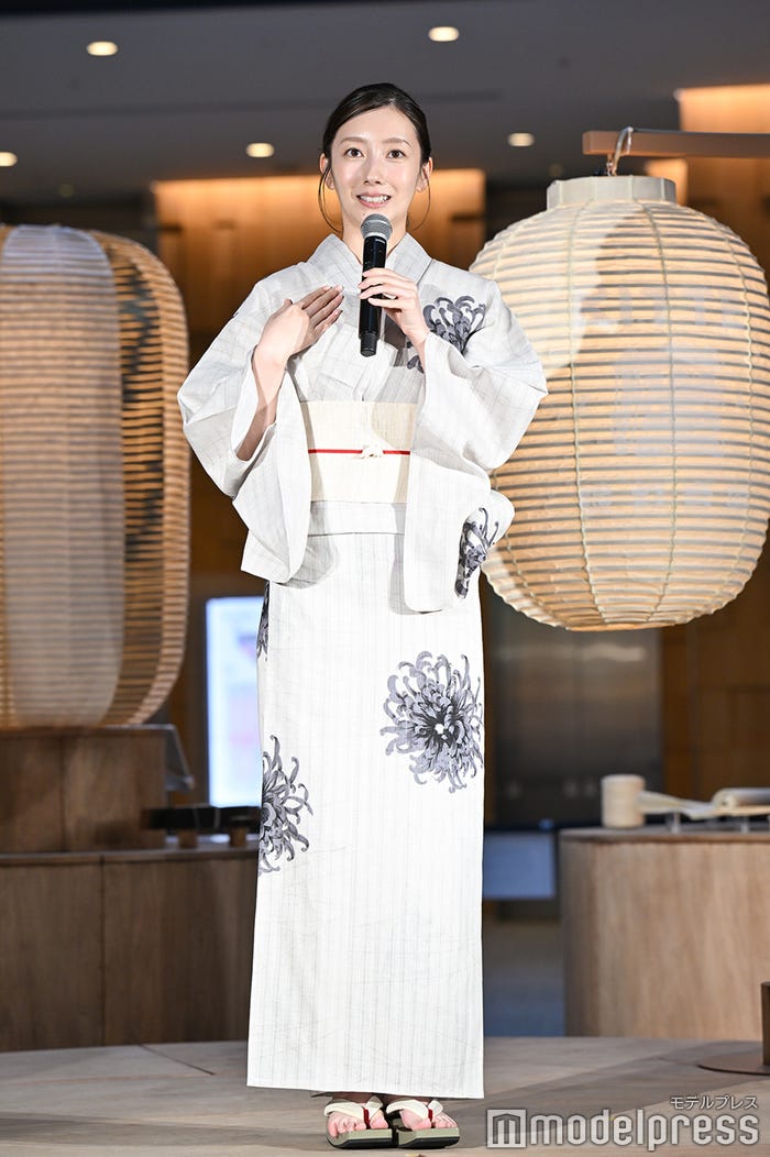 波瑠(C)モデルプレス