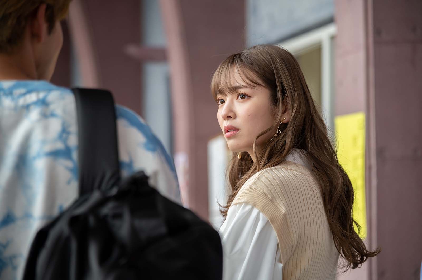 横田真悠（C）「明日、私は誰かのカノジョ」製作委員会・MBS