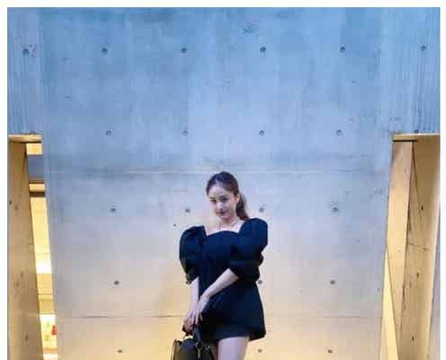 谷まりあ、ミニブラックワンピで美脚披露 ファンから絶賛の声