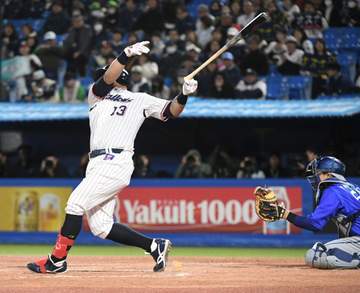 球審にバット直撃のヤクルト・オスナが謝罪投稿「本当に申し訳ありません。彼が元気でいてくれるとを願っています」