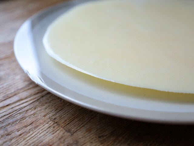 ホットケーキミックスのクレープ　レシピ　生地を薄く伸ばす
