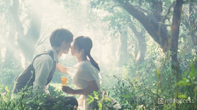 佐々木希／「カクテルカロリ。カクテルスムージー」新CM「愛しちゃったのよ」篇より