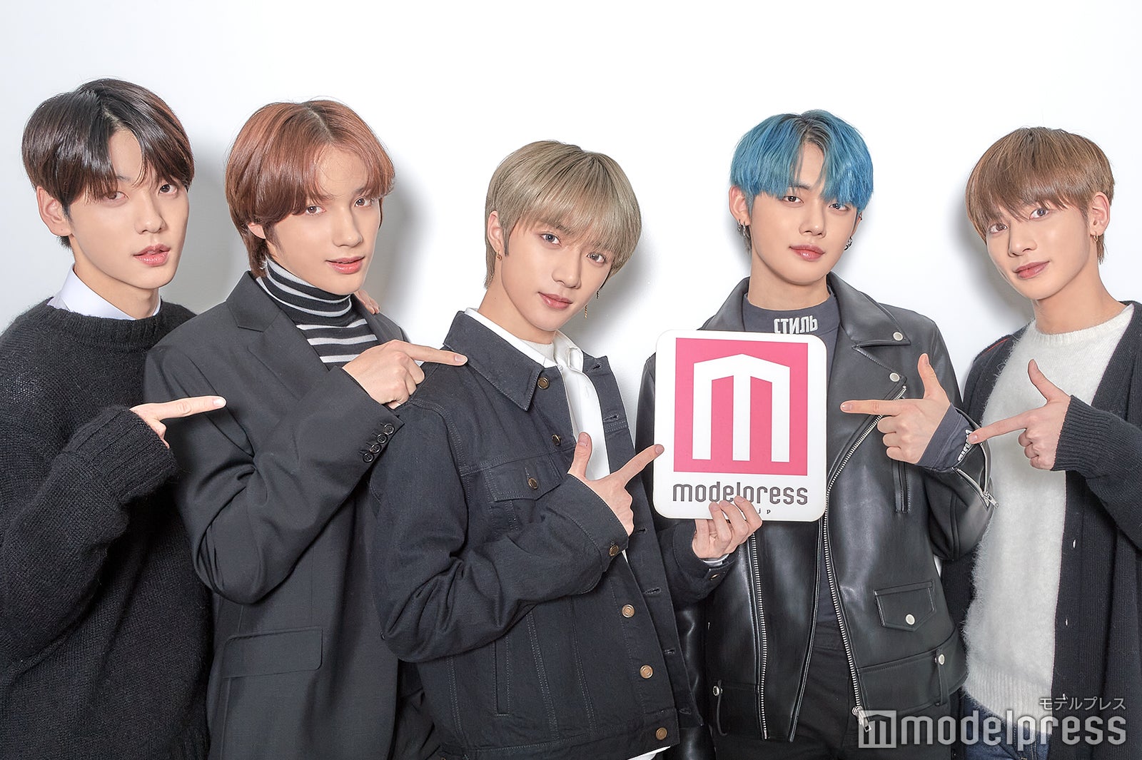 TOMORROW X TOGETHER（左から：SOOBIN、HUENINGKAI、BEOMGYU、YEONJUN、TAEHYUN） （C）モデルプレス