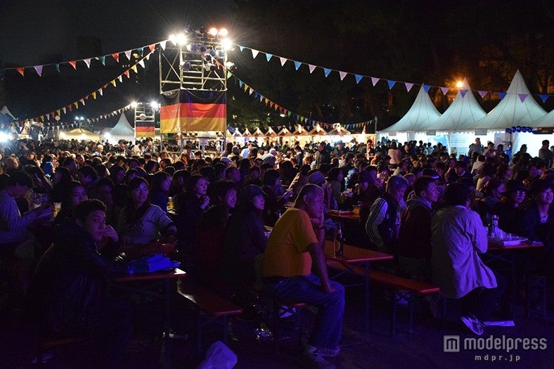 夜の会場風景／画像提供：明治商工