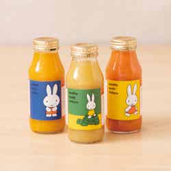 ボトルドリンク(りんご&にんじん/うんしゅうみかん/ラ・フランス)税込各590円/提供画像