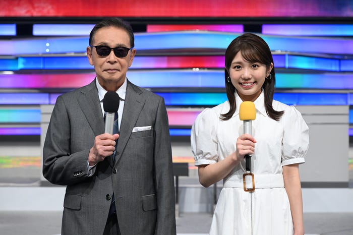 タモリ、鈴木新彩アナウンサー(C)テレビ朝日