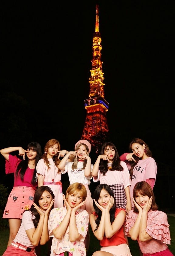 Twice 東京タワーと Tt コラボ サプライズに感激 モデルプレス Twice 東京タワーと Tt コラボ サプライズに感激 モデルプレス