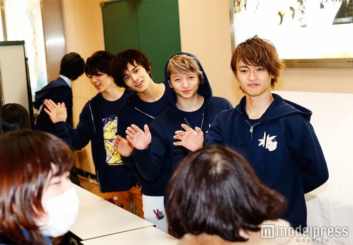 DISH//、ハイタッチ会の様子