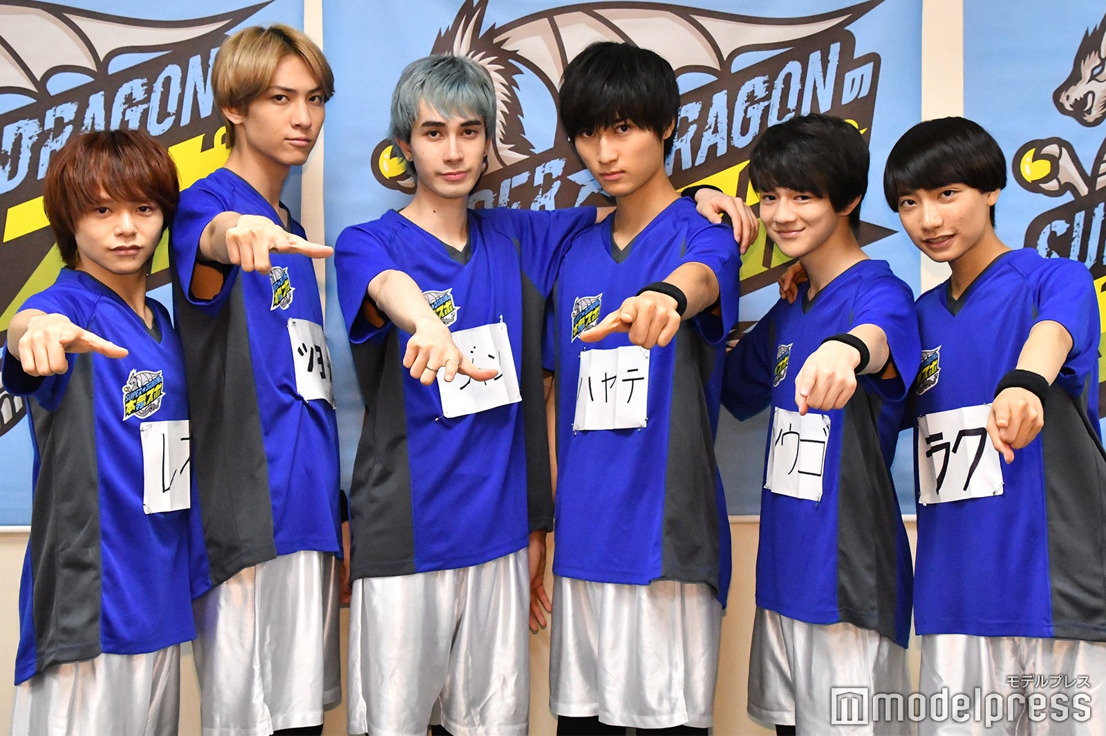 （左から）玲於、毅、ジャン、颯、壮吾、楽／SUPER★DRAGON（C）モデルプレス