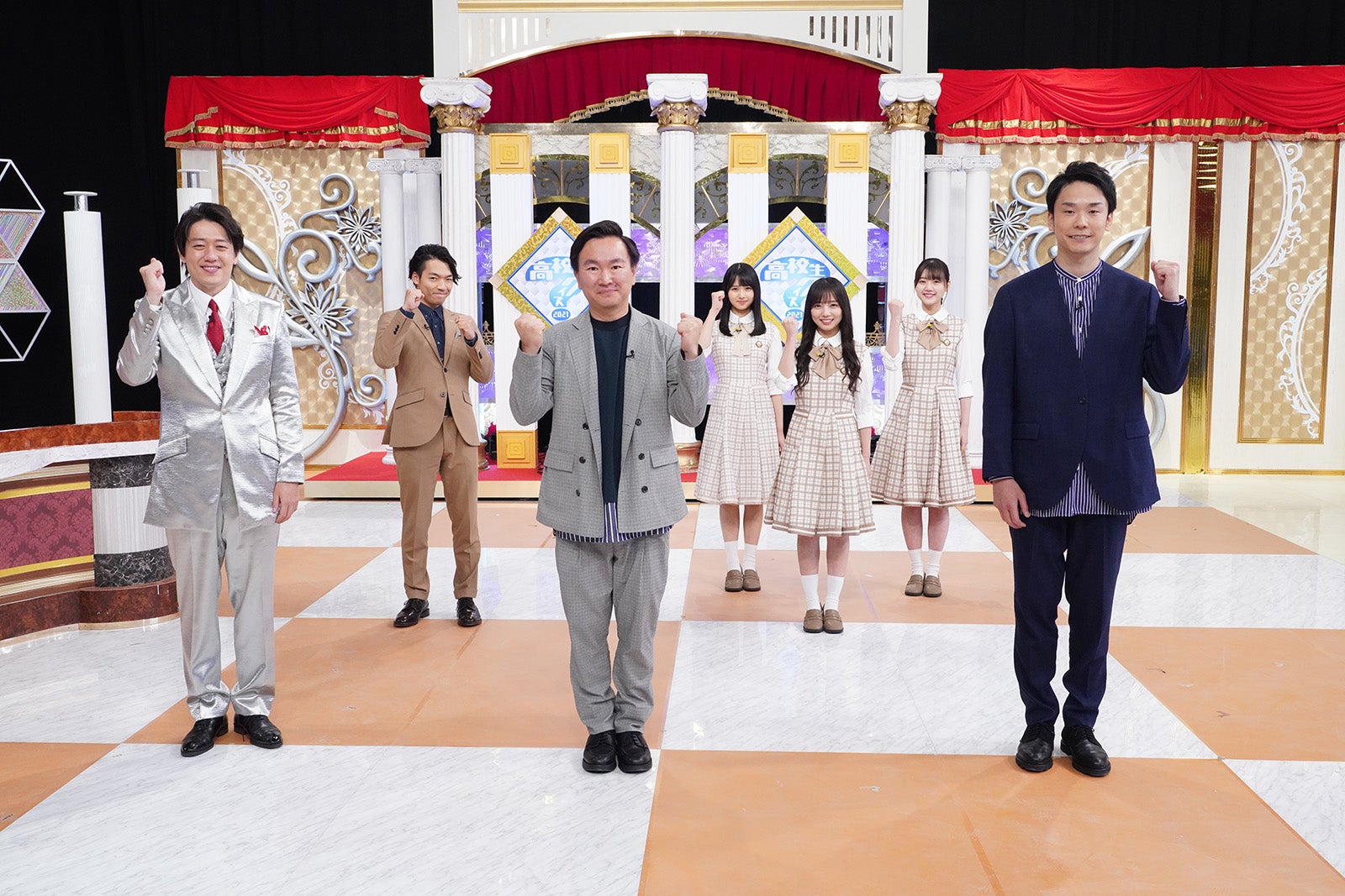 安村直樹、伊沢拓司、山内健司、日向坂46、濱家隆一（C）日本テレビ