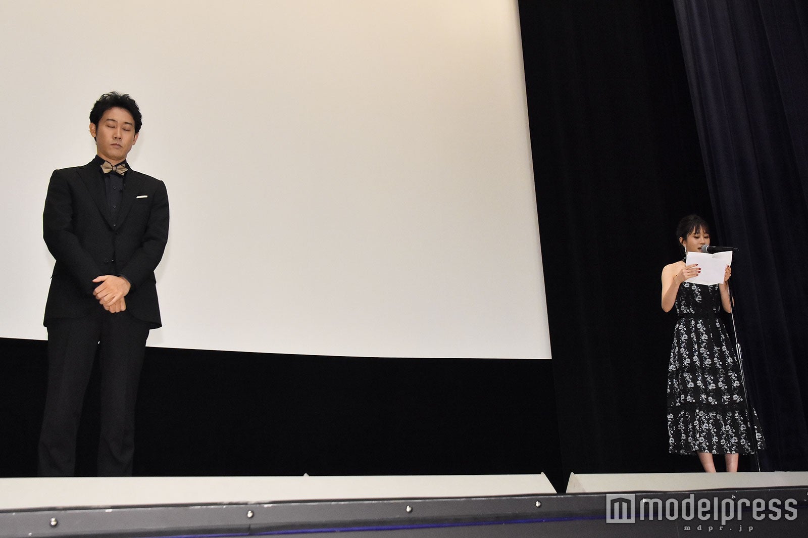 「大泉洋映画祭」“主演男優賞”の発表を待つ大泉洋、前田敦子 （C）モデルプレス