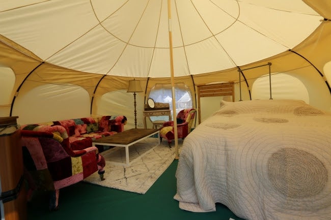 宿泊グランピングテント／画像提供：光亜興産