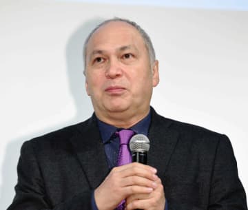 「そんなの嫌です」「若すぎる」モーリー・ロバートソンさん死去に芸能界から追悼続々「あまりのショック」食道がん63歳