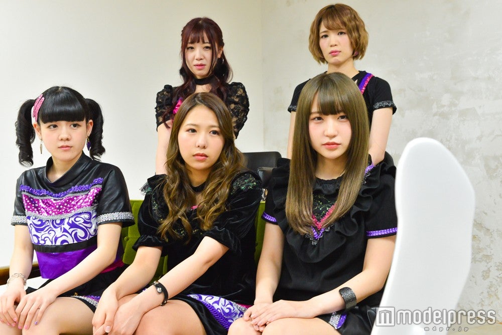 妄想キャリブレーション（左上から）桜野羽咲、胡桃沢まひる（左下から）星野にぁ、水城夢子、雨宮伊織 （C）モデルプレス