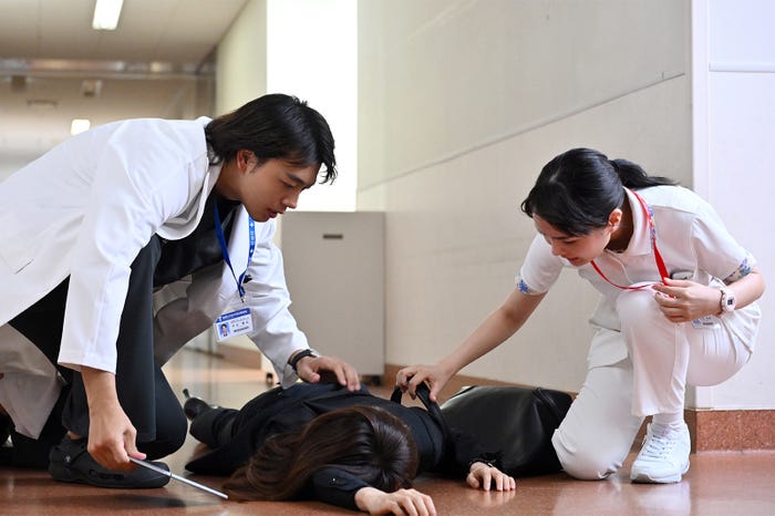 竹内涼真、葵わかな「ブラックペアン シーズン2」第4話より(C)TBS