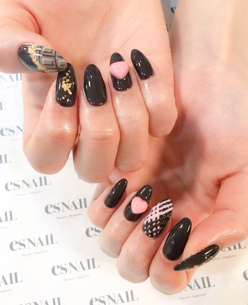 高級感の中にある遊びゴコロが◎（画像提供：esNAIL）