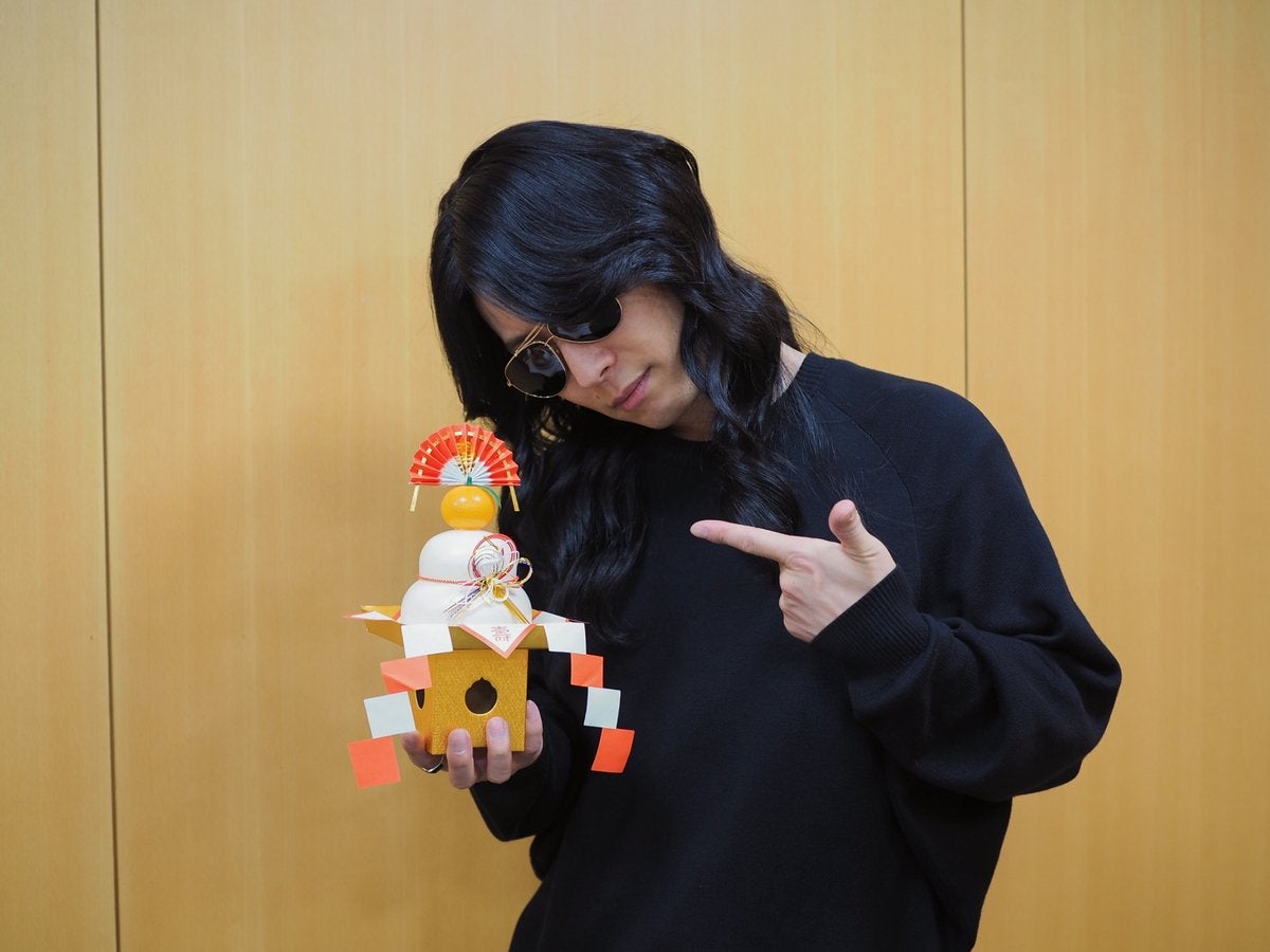 星野源、“ニセ明”で新年の挨拶 全力ダッシュの“言葉”にも反響