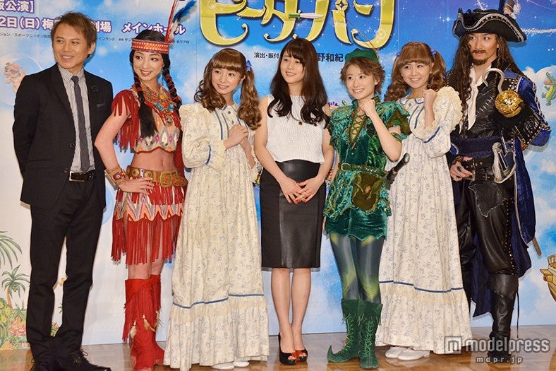 （左から）玉野和紀氏、白羽ゆり、入来茉里、高畑充希、唯月ふうか、佐藤すみれ、大貫勇輔