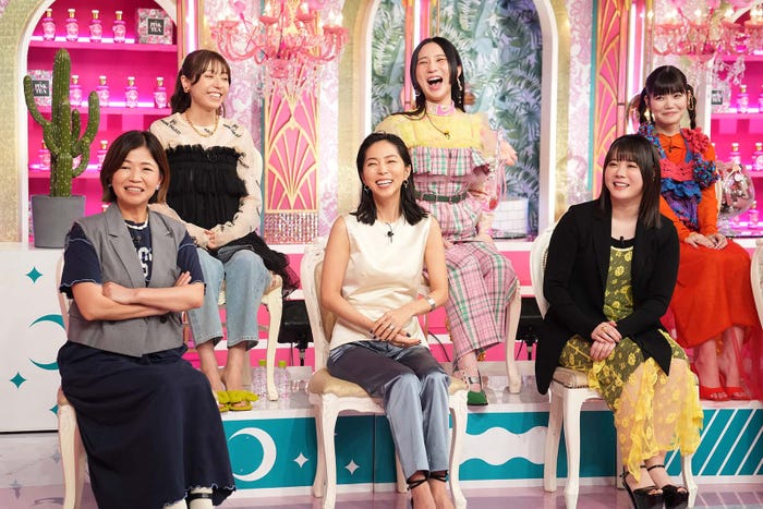 (左から)大久保佳代子、若槻千夏、久保純子、ファーストサマーウイカ、北乃きい、加藤千尋(C)日本テレビ