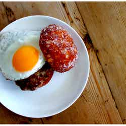 「マラサダブレックファストサンドイッチ」$6.5/「the nook neighborhood bistro」オフィシャルサイトより