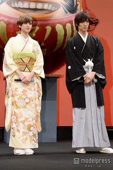 （左から）山崎紘菜、福士蒼汰
