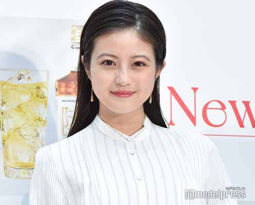 今田美桜、制服姿で美脚チラ見せ センス溢れる“黒板アート”も話題「天使級の可愛さ」「絵上手すぎ」