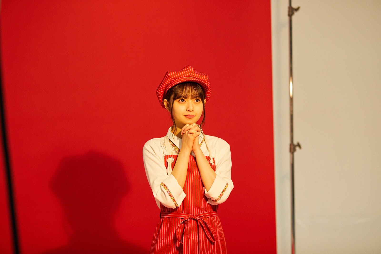 齋藤飛鳥／新TVCMメイキング映像より（提供写真）