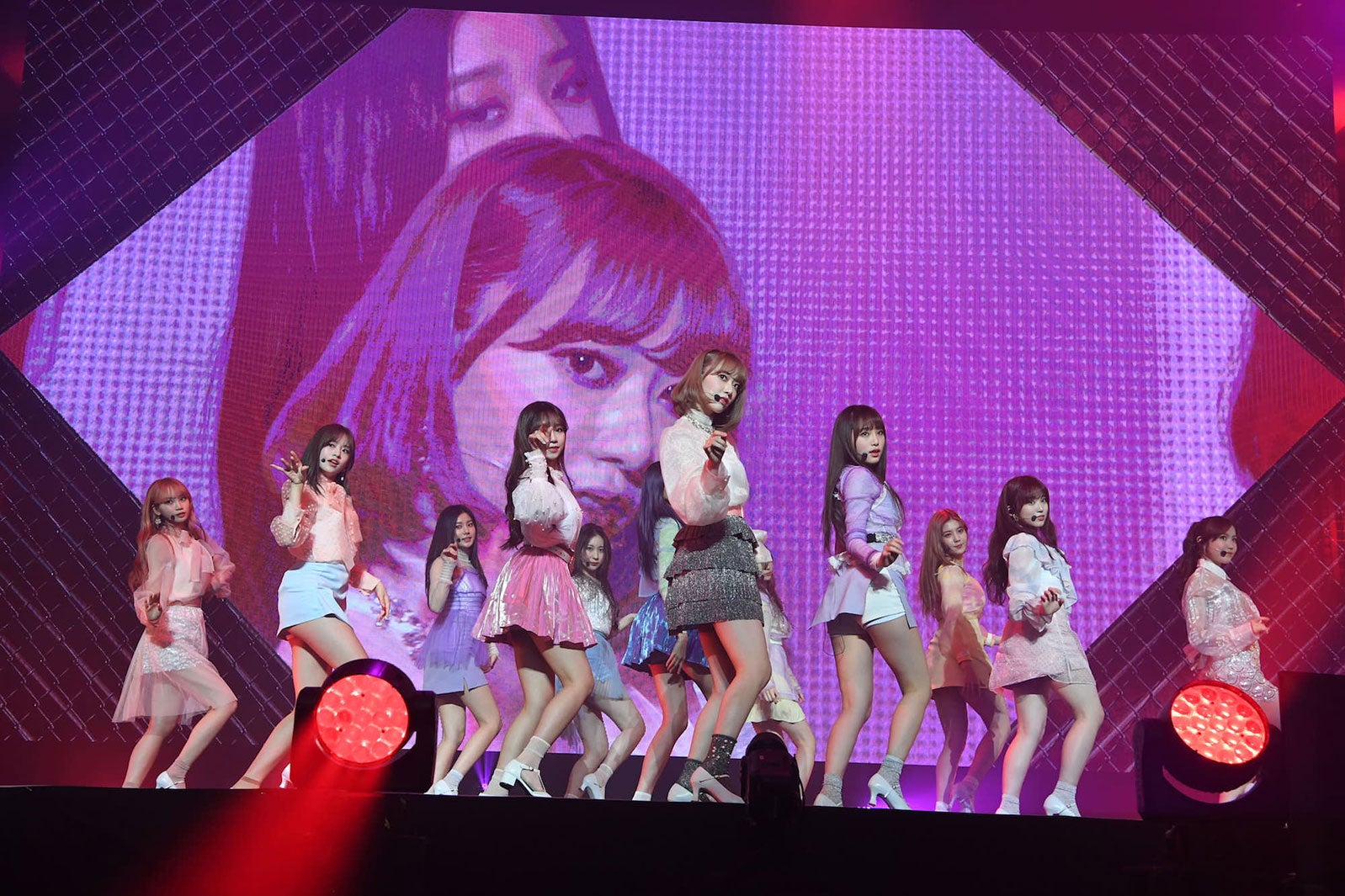 IZ*ONE （C）OFF THE RECORD