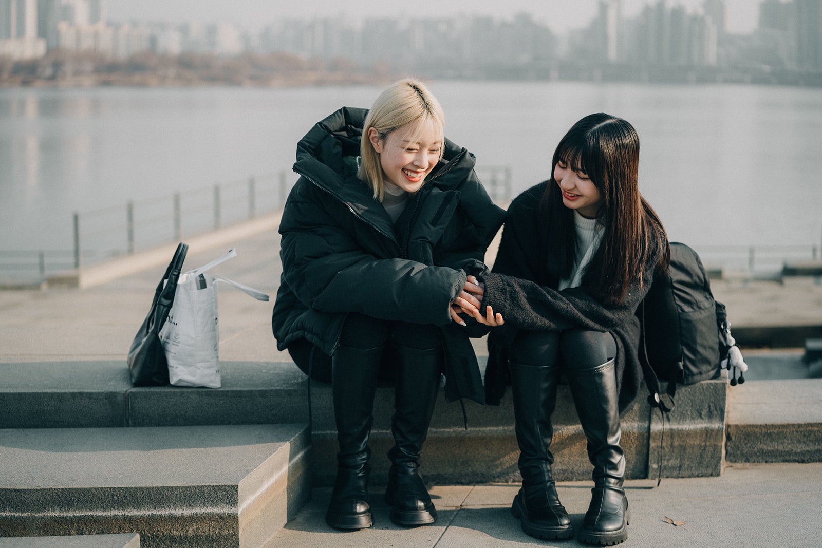 美月、かりん「花束とオオカミちゃんには騙されない」第4話（C）AbemaTV, Inc.