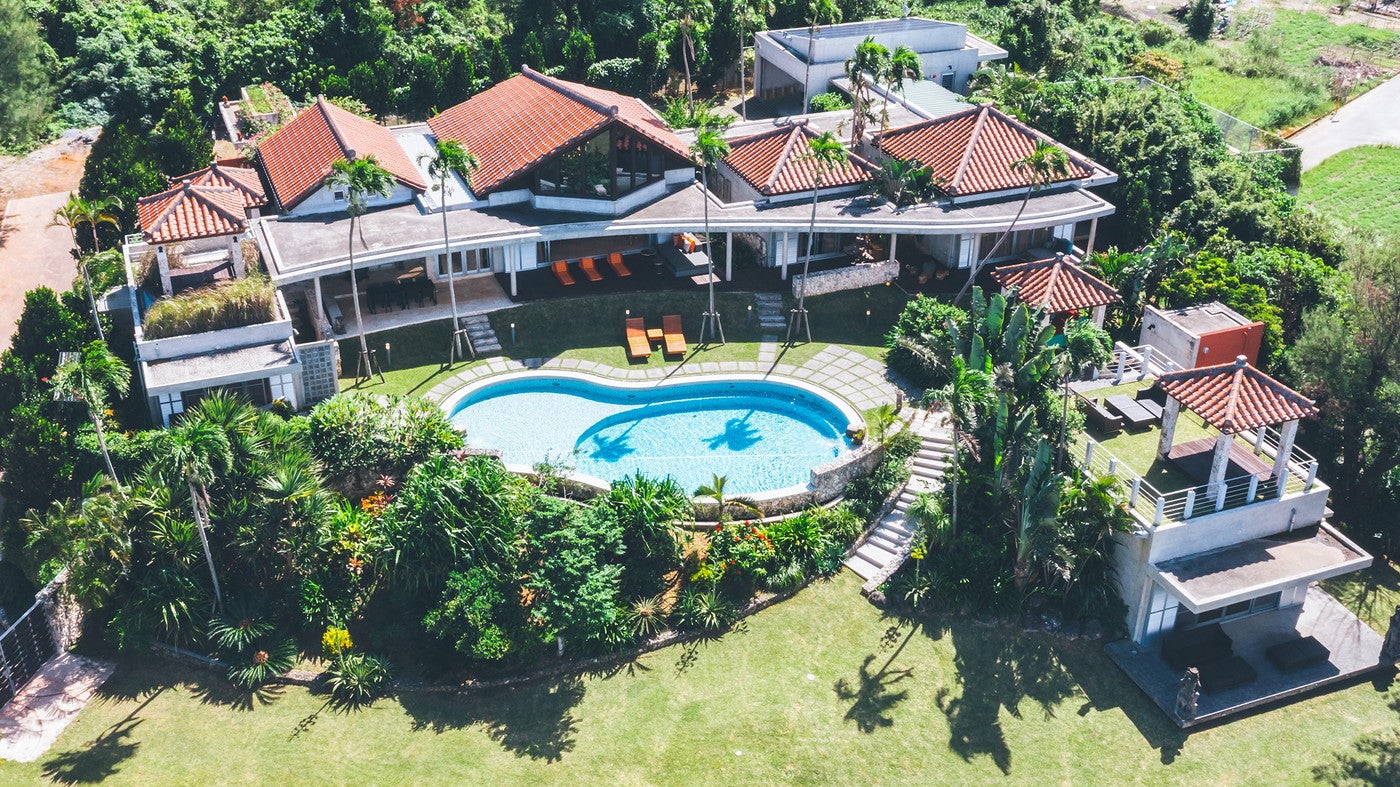 沖縄に1日1組限定ヴィラ「GLAMDAY VILLA OKINAWA 中村邸」潮風吹くプール付きリゾート