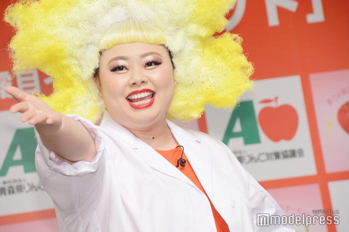 渡辺直美 2kgのりんごコスプレ披露 スターの重みを感じる モデルプレス 渡辺直美 2kgのりんごコスプレ披露 スターの重みを感じる モデルプレス