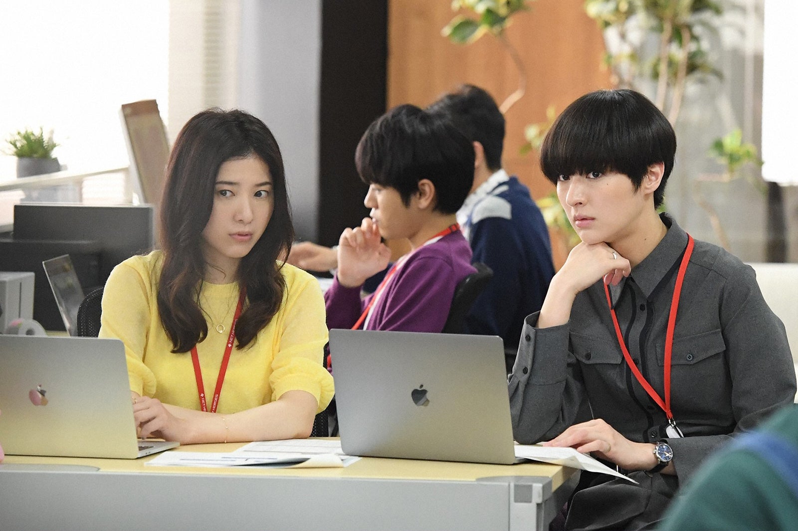 吉高由里子、泉澤祐希、シシド・カフカ／「わたし、定時で帰ります。」第8話より（C）TBS