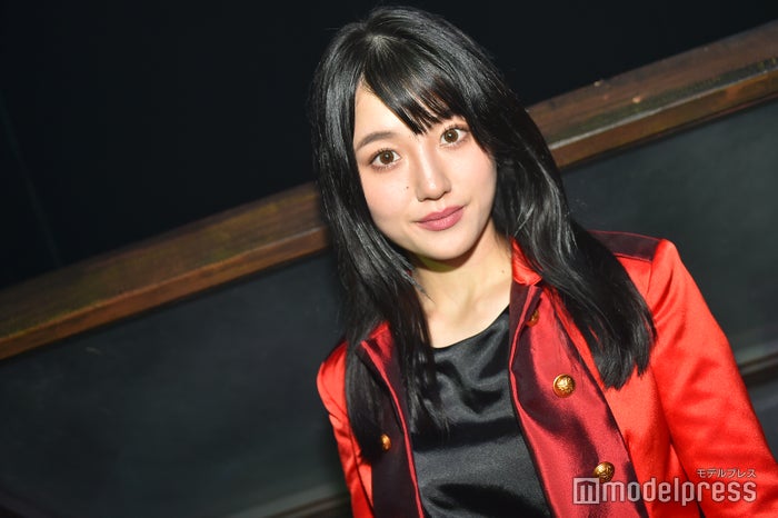 吉本坂46 可愛すぎる新喜劇女優 小寺真理 8 6秒バズーカー田中シングルとキス寸前シーン Red Mv撮影密着インタビュー2 モデルプレス