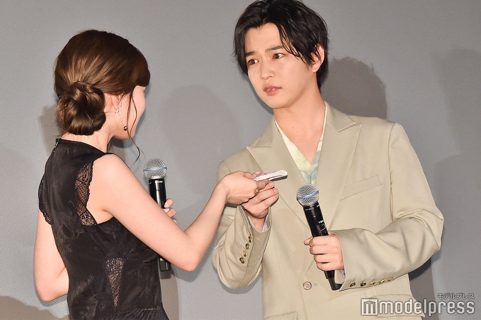 白石麻衣、千葉雄大 （C）モデルプレス