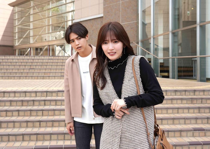 片寄涼太、鈴木愛理「推しが上司になりまして」第4話(C)「推しが上司になりまして」製作委員会