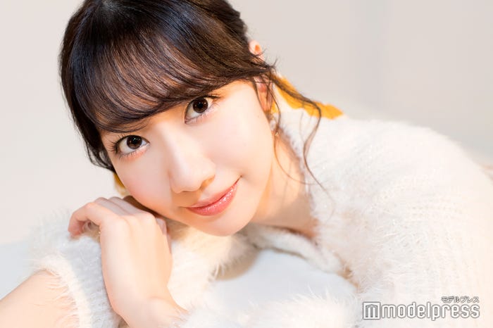 モデルプレスのインタビューに応じた柏木由紀(C)モデルプレス