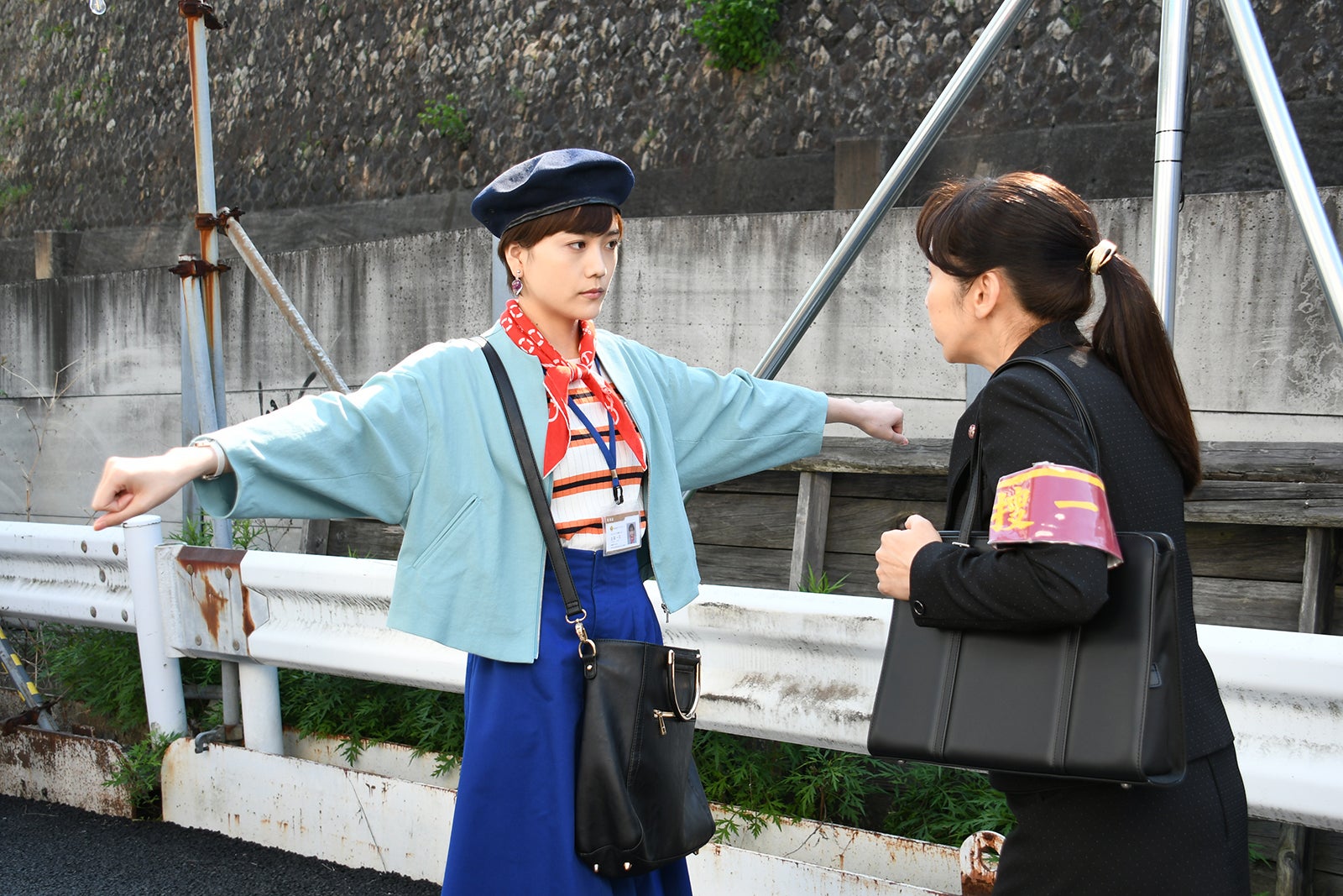 （左）松井愛莉 （C）テレビ朝日