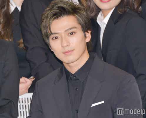 新田真剣佑、サマンサ入社式にサプライズ登場 黄色い歓声響く