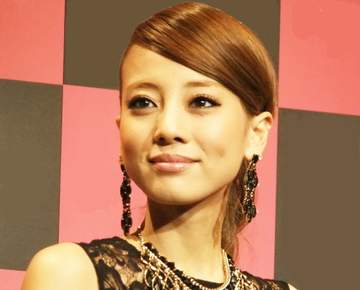 格闘家と離婚→未婚で第2子出産のあびる優 「子供は？家族はどうした？」の声に「ご心配なさらずに」