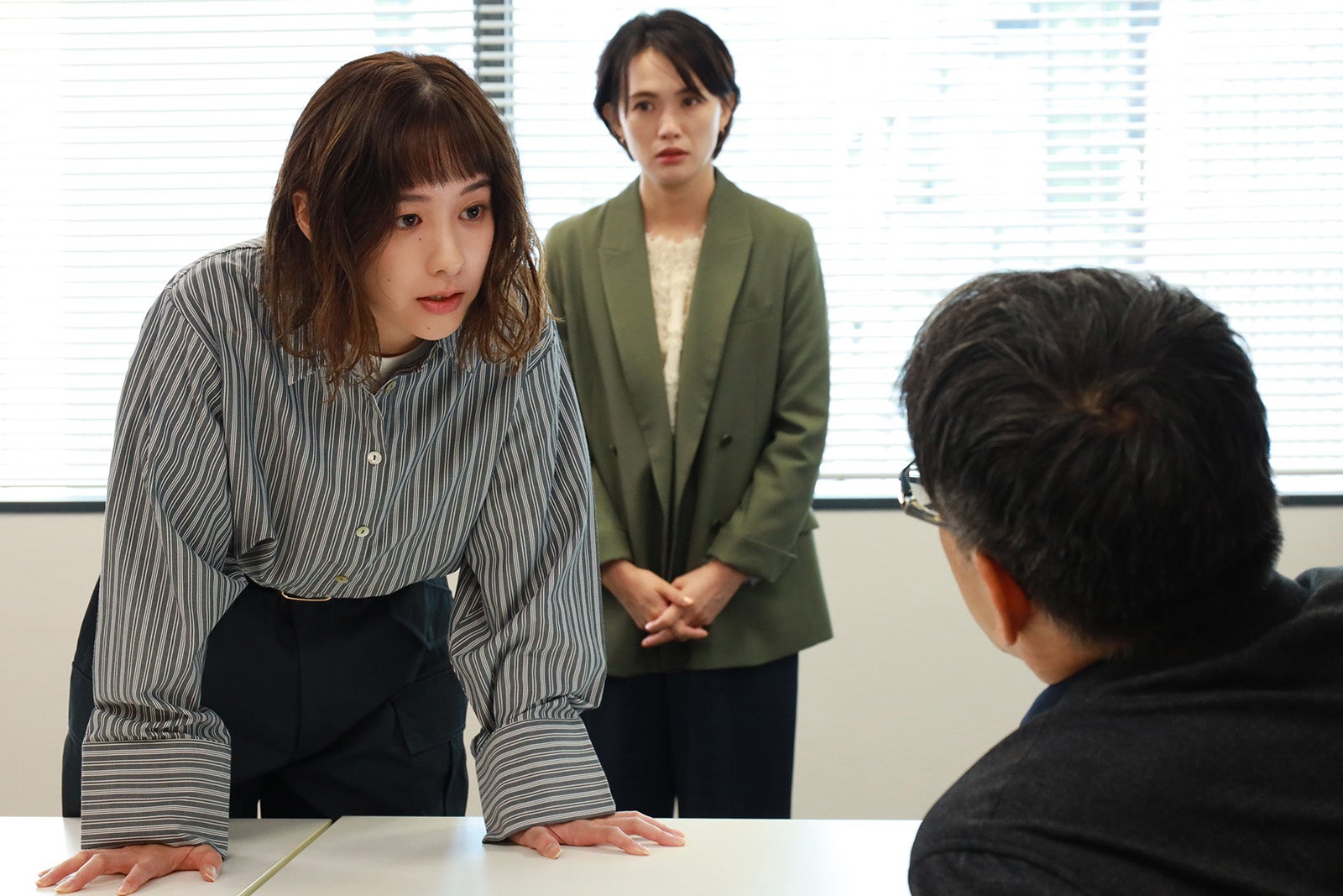 堀田真由、臼田あさ美「若草物語―恋する姉妹と恋せぬ私―」第1話（C）日本テレビ