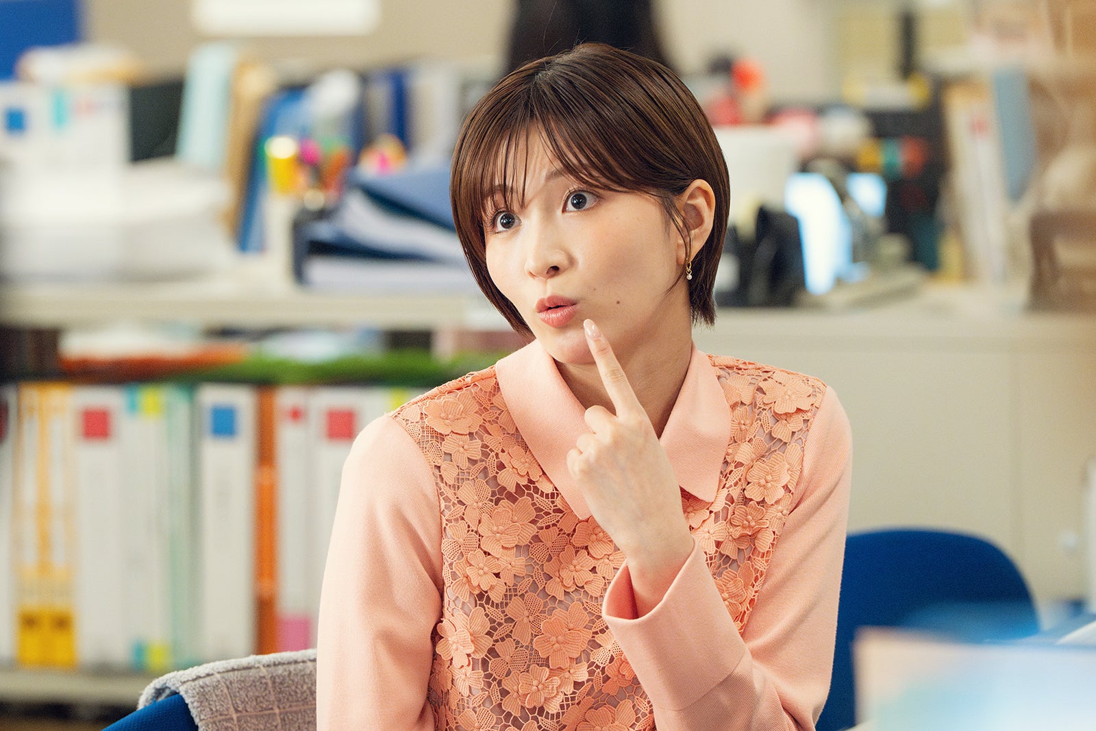 岡崎紗絵「なんで私が神説教」第1話（C）日本テレビ