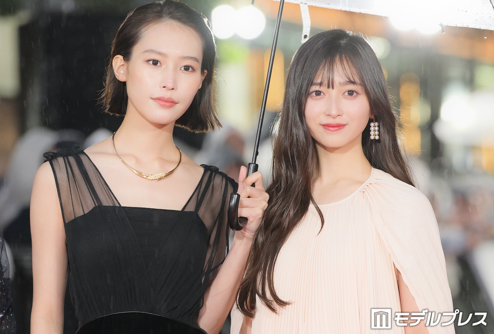 乃木坂46井上和、淡いピンクドレスで上品な装い 南沙良は美背中際立つブラックドレスで大人の魅力放つ【第39回東京国際映画祭】