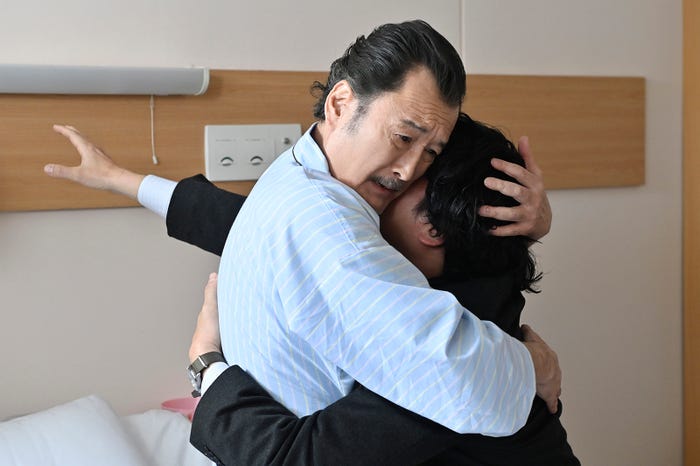 吉田鋼太郎、井浦新「おっさんずラブ-リターンズ-」第9話(C)テレビ朝日