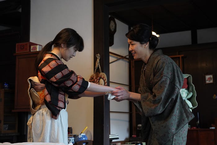 今田美桜、山本未來 (C)2023映画『わたしの幸せな結婚』製作委員会