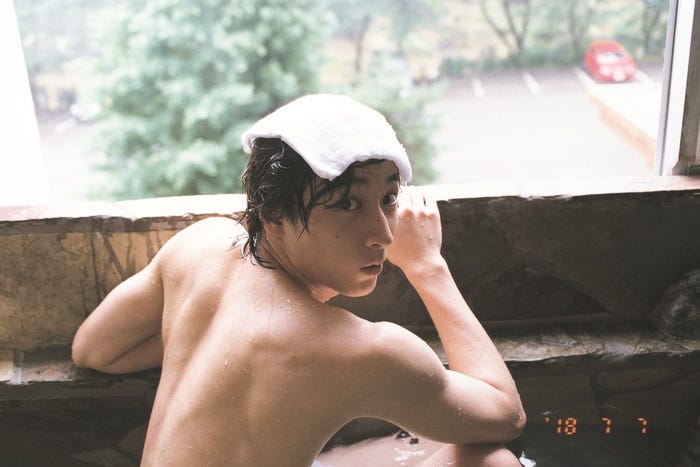 小関裕太セカンド写真集『小関くん』(画像提供:ワニブックス)