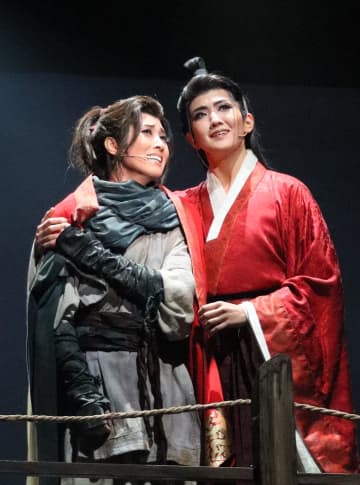 宝塚 礼華はる主演「雨にじむ渤海」月組の芝居力の高さ見せる