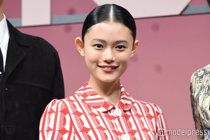 髪30センチカットの杉咲花 4変化で印象ガラリ 雰囲気違う おしゃれで可愛い と反響 モデルプレス 髪30センチカットの杉咲花 4変化で印象ガラリ 雰囲気違う おしゃれで可愛い と反響 モデルプレス