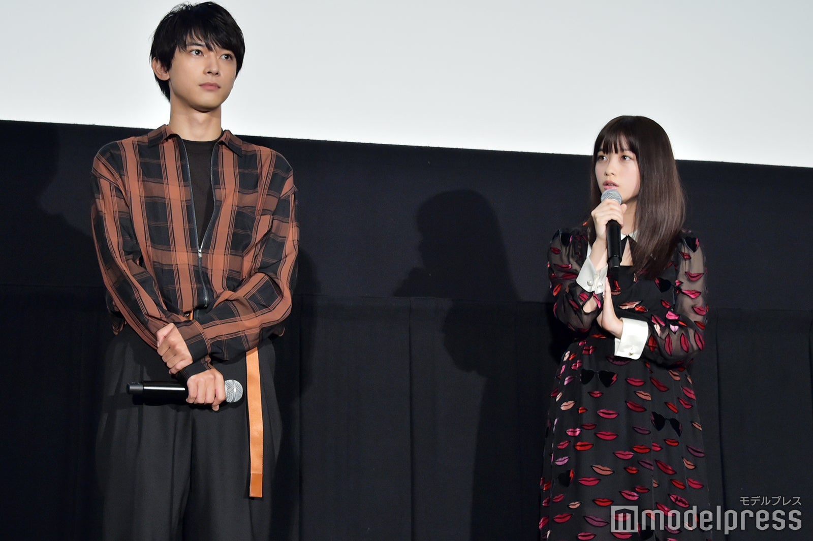 吉沢亮、橋本環奈 （C）モデルプレス