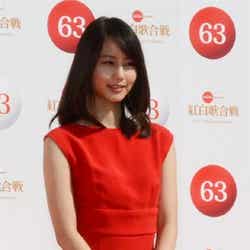 紅組司会者を務める堀北真希